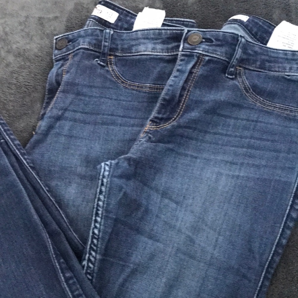 2 pairs of hollister jeans!